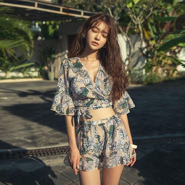 

swim wear split swimsuit four-piece suit printed in europe and america small chest gathered beach vacation