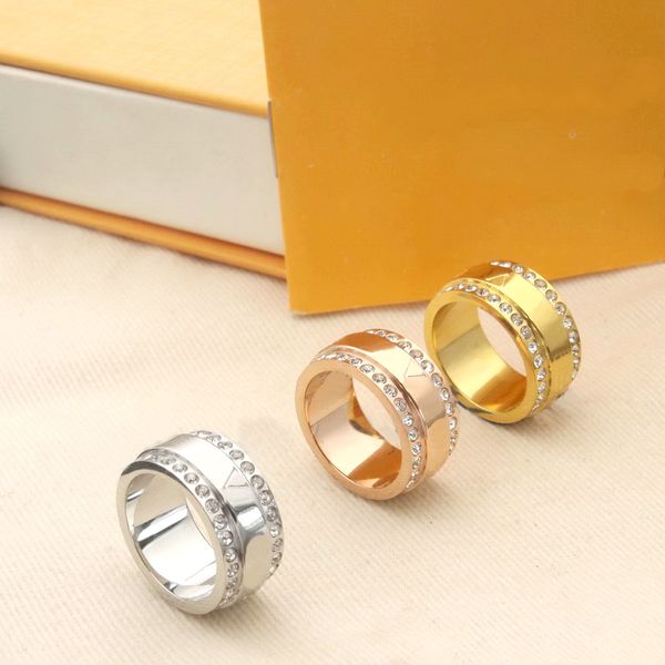 

europe america fashion style ring men lady womens gold/silver-color metal engraved v initials flower settings diamond 18k gold plated lovers, Slivery;golden
