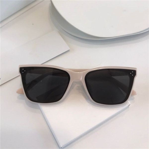 

2021 new fashion leisure sunglasses with uv protection for men vintage round frame fashion temperament come case classic glasse, White;black