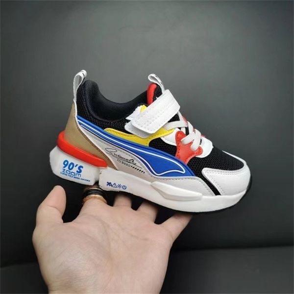 

spring 2021 new quanzhou babudou children's sports soft soled light running shoes for boys and girls, Black;red