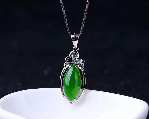 

lockets hetian biyu silver inlay pendant a touch of green horse eye j 15#