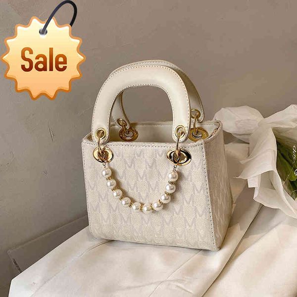 

women's handbag with small fragrance and temperament
