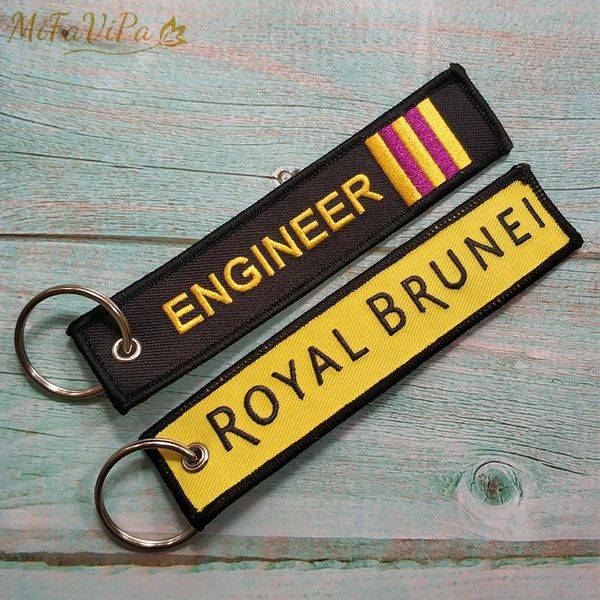 

keychains mifavipa 2 pcs/lot fashion trinkets chaveiro boeing a320 key chains yellow engineer embroidery llavero for men christmas gift, Silver