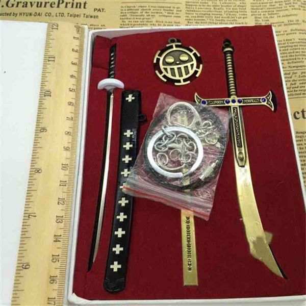 CWFDY 6 pz/set ONE PIECE Portachiavi Trafalgar Law Porta Anello Dracule Mihawk Spada Nera Giocattolo Portachiavi Uomini Chaveiro Cosplay 210409