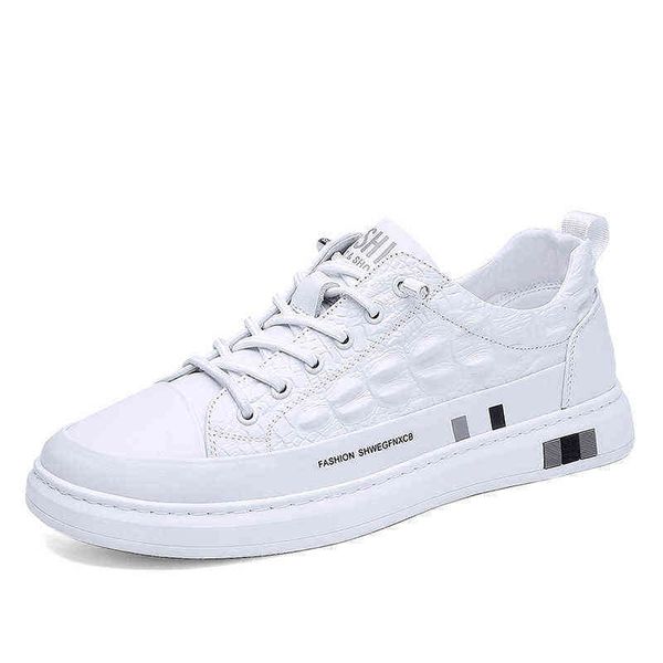 

2021 autumn men's sho fashion trend casual board small white