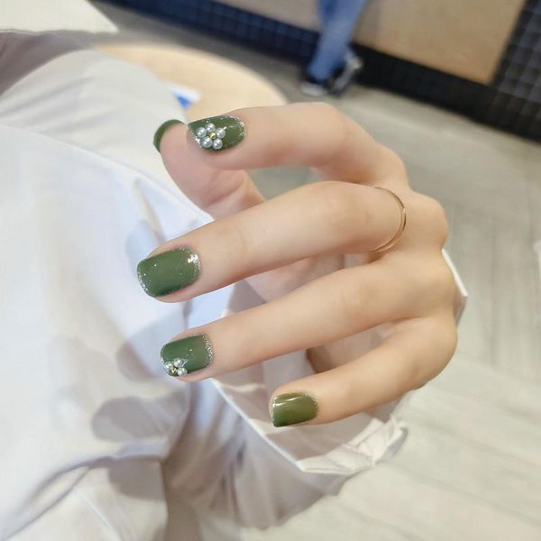 

false nails fake green phnom penh short pearl flower wearing nail sticker finished 24 with glue dw, Red;gold