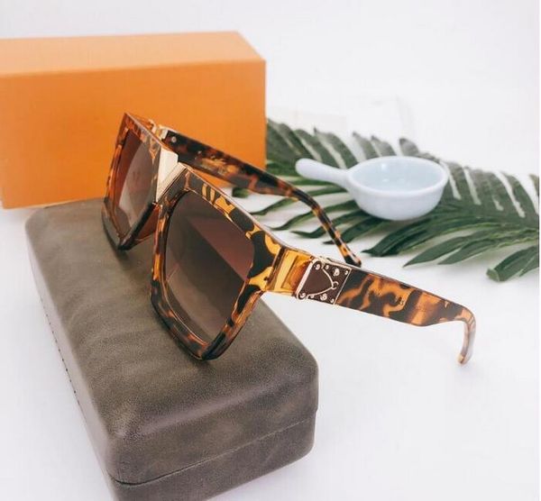 

2021 mens woman designers sunglasses luxury sunglasses designers glass glasses model , colors optional glasses, White;black