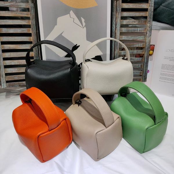 

lunch bag of korean version the female diagonal first layer soft leather small square hand shoulder carry wild cowhide lgrti