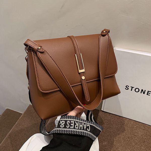 

factory direct sale 75% off 2021 autumn winter new women's simple and fashionable large capacity single shoulder messenger printed with