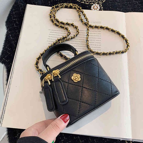 

lingge embroidered thread small bag women's summer fashion versatile chain messenger mini zero wallet, Red;black