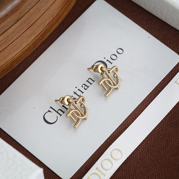 

70% off high-quality jewelry family letter earrings and earrings, Golden