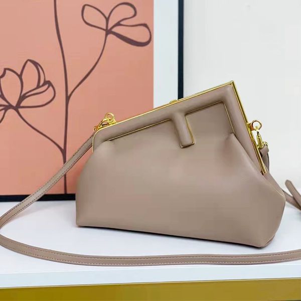 

design trendy hands family cloud clip autumn and winter fashion diagonal one shoulder chain bag