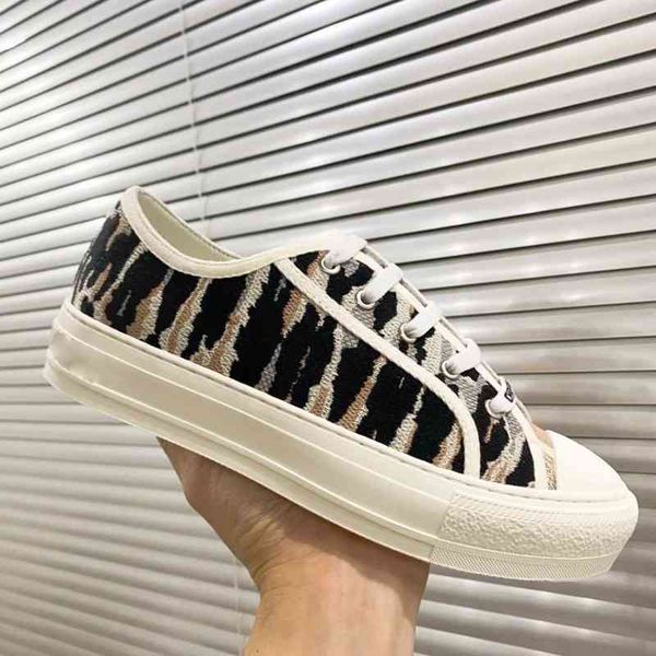 

69% off store online family 2021 spring and summer new embroidery banma leisure shoes round head women's thick soled canvas, Black
