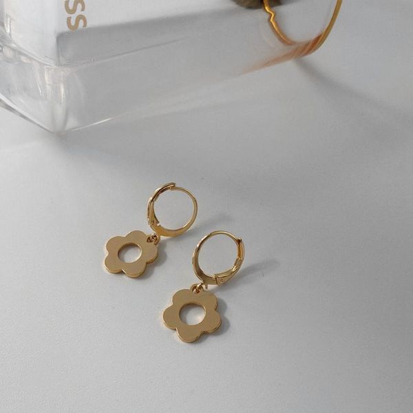 

stud 2021 arrival 14k gold plated cute small flower earrings for women simple style, Golden;silver