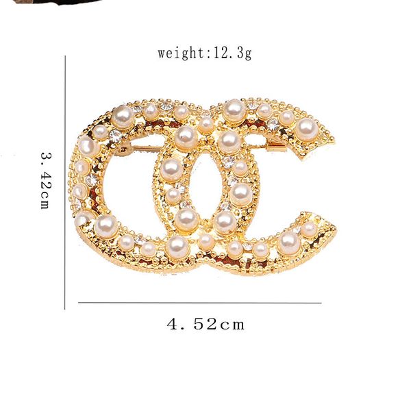 2 Spilli famosi di stile Designer di marca Moda Doppia lettera Spille di perle di cristallo oro Spille di strass da donna Spilla da abito Accessori di gioielli di LUSSO