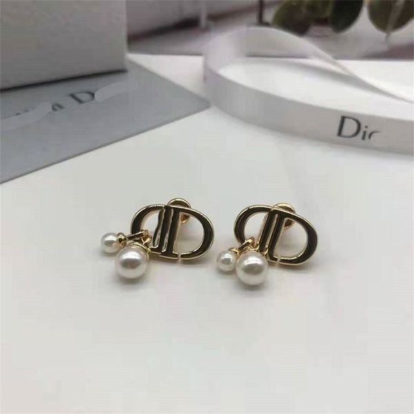 

designer jewelry 2021 pearl earrings brass fashion 925 silver needle earrings 05so