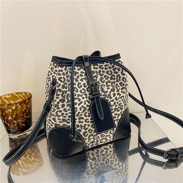 

evening bags women winter chain bucket shoulder handbag simple female daily bag fashion pu leather plush messenger