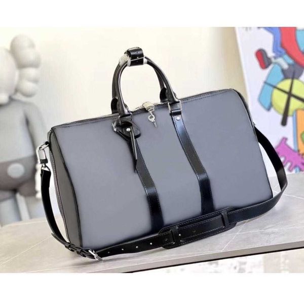 

designer duffel bags canvas handbags classic travel luggage bag wholesale for man outdoor packs totes leather handbag fashion