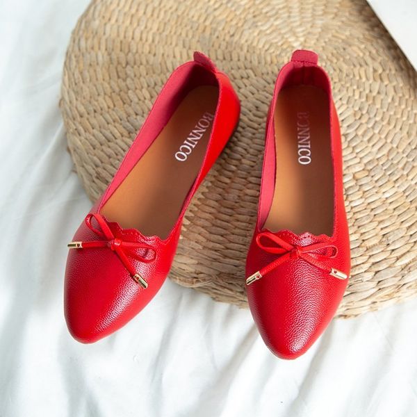 

sandals 2021 fashion summer loafers lightweight women flats pure color leather pointed toe office lady flat heel shoes mocassin fe, Black
