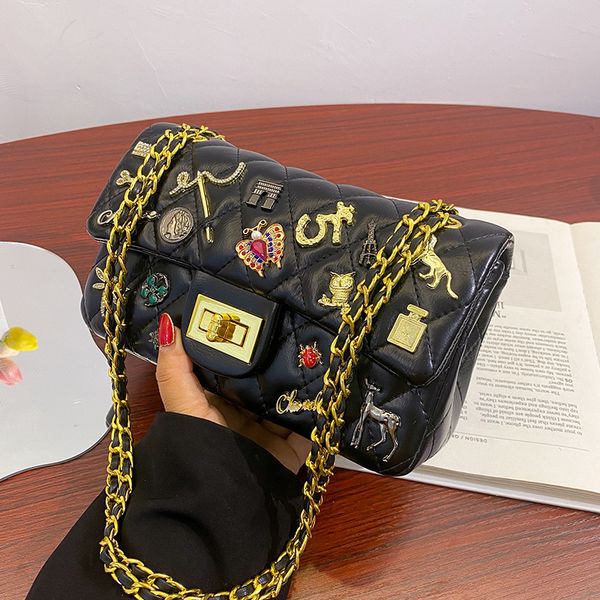 

2021 xiaoxiangfeng personalized badge chain women's 30, the same single shoulder diagonal cross ling lattice small square bag