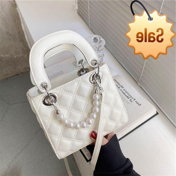 

2021 new diana diamond pearl bag hand single shoulder messenger women's fashion small