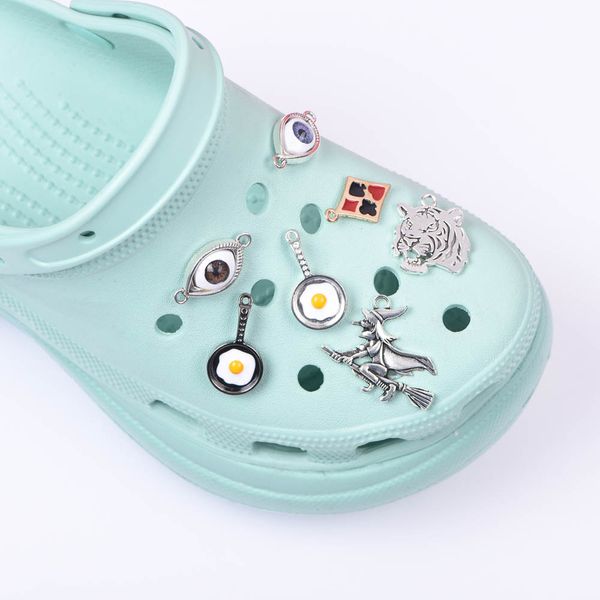 Yeni Altın ve Gümüş Akçaağaç Yaprakları Metal Ayakkabı Dekorasyon Kelebek Tasarımcı Mermaid Ayakkabı Charm Tasarım Charms Çocuk Hediye Için
