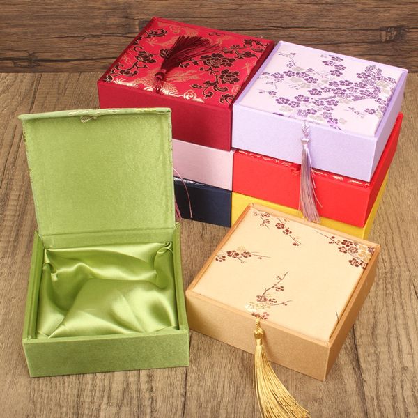 4 Stück große Quasten im chinesischen Stil mit Baumwolle gefüllte Geschenkboxen für Schmuck, Armbänder, quadratische Seidenbox mit Schmuckverpackungshülle im Großhandel