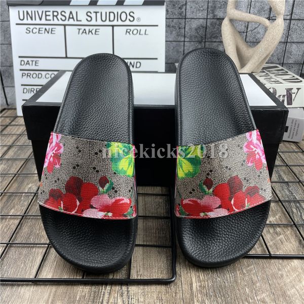 2021 Mens Womens Slipper Summer Sandali Scuffs Beach Slides Pantofole per il tempo libero Ladies Sandali Bagno Scarpe da casa Pantofole da ufficio alla moda Flower Snake