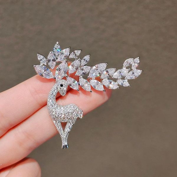 

pins, brooches exquisite luxury deer brooch unusual elk christmas jewelry full inlay shiny crystal zircon women's party fashion birthda, Gray