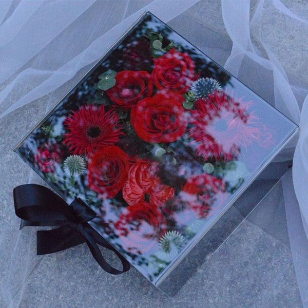 

metal square clamshell transparent acrylic window lid fresh flower gift box packaging with ribbon wrap
