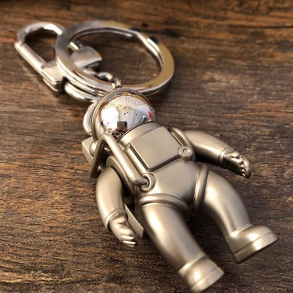 

dropship spaceman key chain rings accessories fashion car keychains for men and women pendant box packaging keychain, Slivery;golden