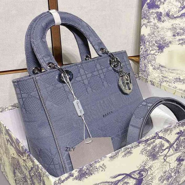 

2021 new princess bag weaving rattan pattern embroidery fashion versatile one shoulder bag foreign style five lattice bag zly bags