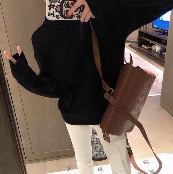 

2021 fashion autumn european high-end custom women's sweater alphabet embroidery large size comfortable warm winter 2023, White;black