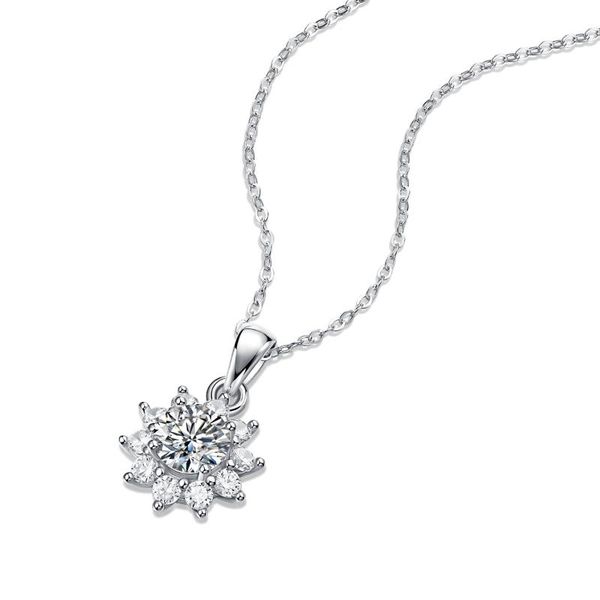 

chains passed diamond test perfect cut moissanite925 sterling silverd color 1ct snowflake pendant fashion european and american jewelry, Silver
