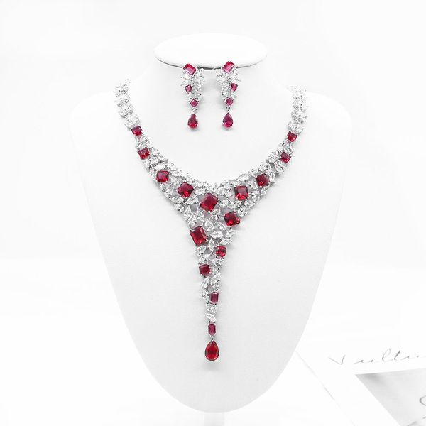 

high-end fashion bridal wedding dress accessories, party dinner jewelry, necklace and earrings set, baroque palace style, inlaid zircon, bir, White