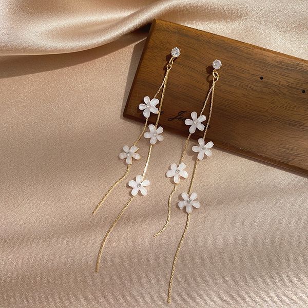 

2020 new arrival trendy cute sweet acrylic white flower long tassel drop earrings for women elegant luxury jewelry giftsdio chan contact, Silver