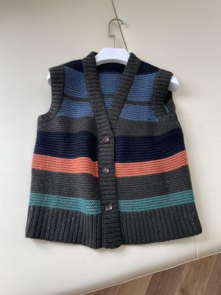 

women's vests 2021 women fashion sleeveless v-neck cashmere vest 0923, Black;white