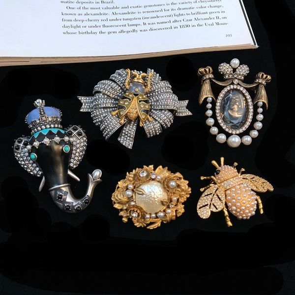 

high end jewelry lady brooch western antique beauty head ladybug pearl inlay woman brooch heavy craft, Gray
