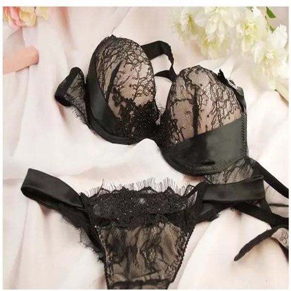 

with korean women's underwear eyelash lace steel ring bra suit, Black;white