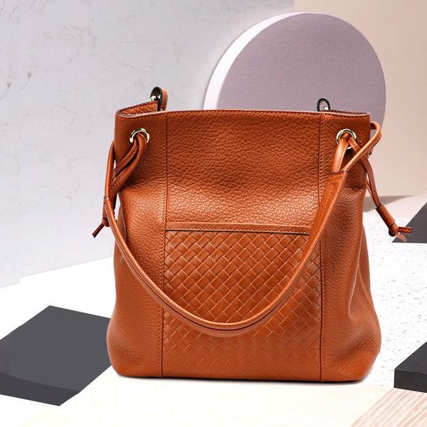 

evening bags xiaoning manufacturers direct autumn and winter products, europe the united states retro temperament versatile weaving l