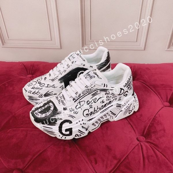

2021 men sports shoes sneakers combination large sole leather padded foot mesh lining casual shoes, Black;red