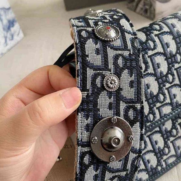

super fire fashion bag women's 2021 new quality chain small square bag lock retro shoulder bag commuting trend zly bags