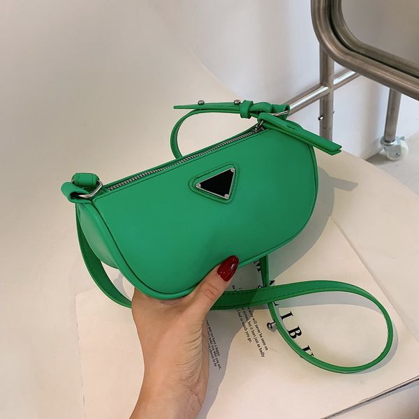 

2021 early autumn new one shoulder women's net red ins fashion messenger bag