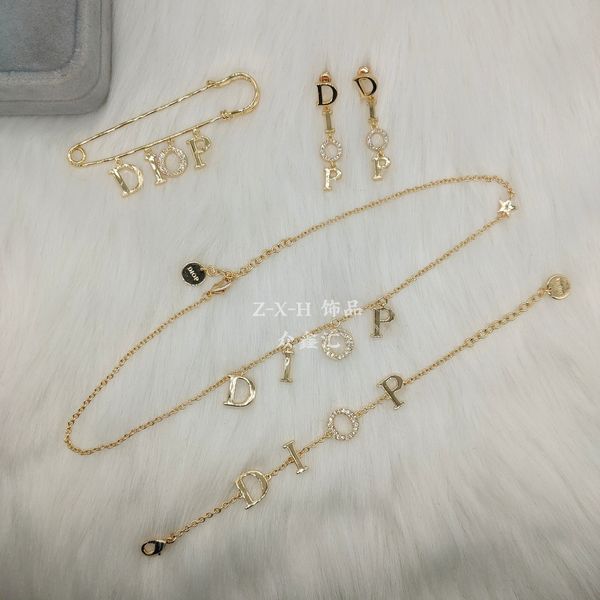 

new d house brass diamond bracelet female letters fashion wild hand ring bracelet necklace d house four-piece set, Golden;silver