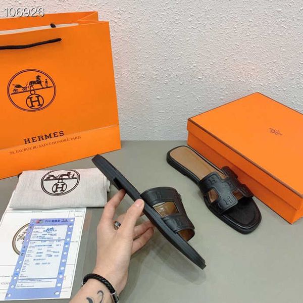 

h family's new print slippers autumn 2021 new beach leather h foot slippers color candy shoes lazy shoes zlh, Black