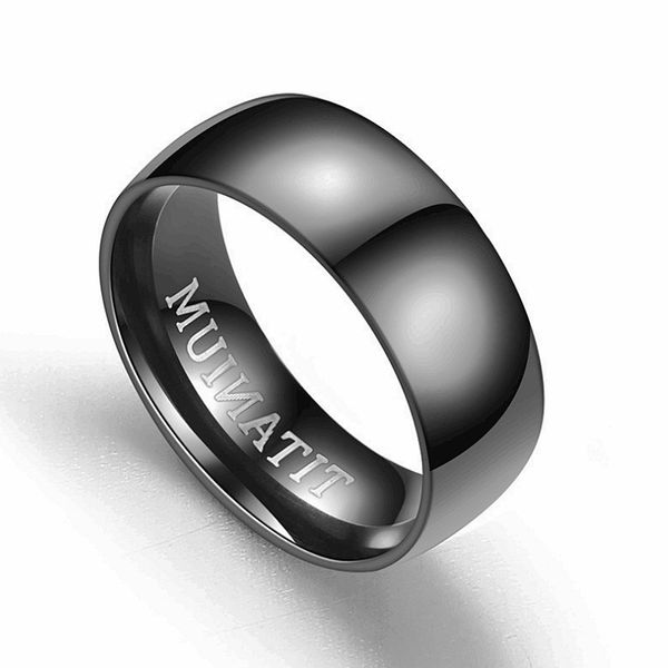 Bague personnalisée noire classique pour hommes populaires américains largeur 8MM acier au titane surface mate lettre gravée anneaux haute qualité prix de gros