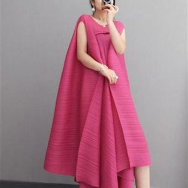 

dress easing of o-neck fold irregular fashion loose sleeveless, Black;gray