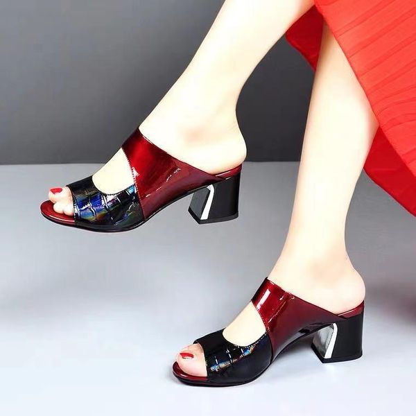 

slippers 2021 summer fashion patent leather thick heel women's outer wear sandals and pvc, Black