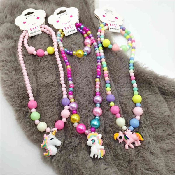 Collana di gioielli per unicorno per bambini Set di braccialetti colorati Accessori per vestire le ragazze