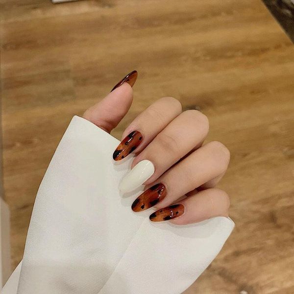 

false nails 24pcs fashion leopard fake round head mixed black caramel full cover with glue nail makeup art manicure tools, Red;gold
